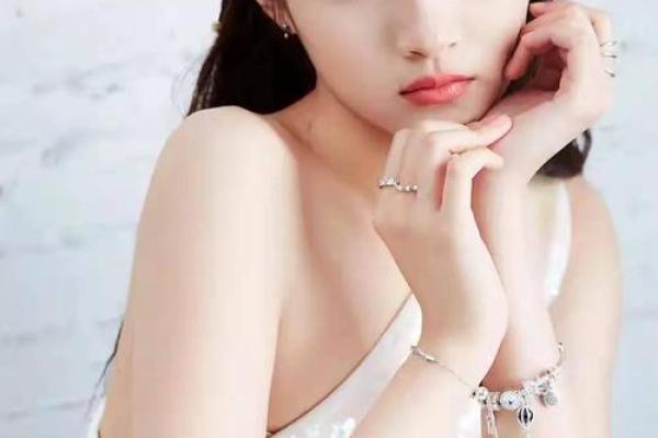 关晓彤的八字 关晓彤的八字