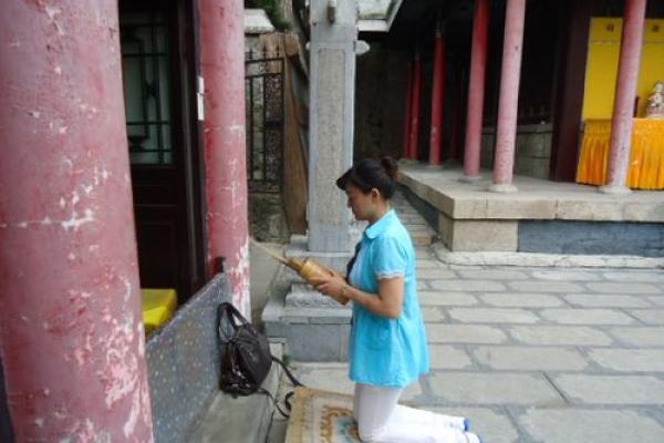 抽一支观音灵签，一整年大吉大利