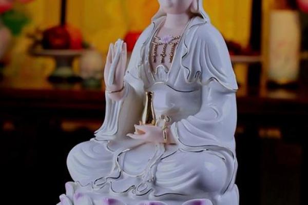 家里有两个观音 家里有两个观音