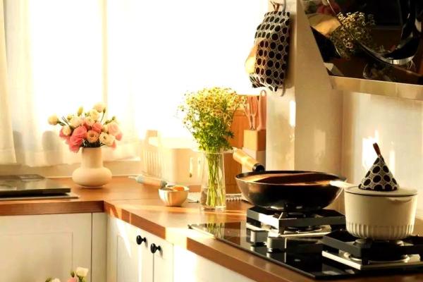 厨房风水格局该如何去布置为好 厨房风水格局该如何去布置为好