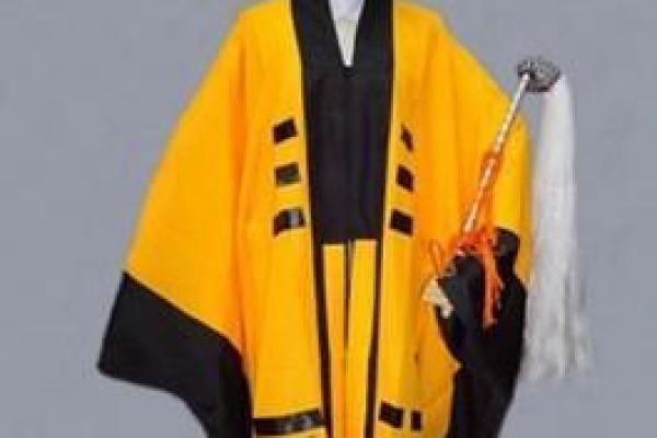 用衣服算命