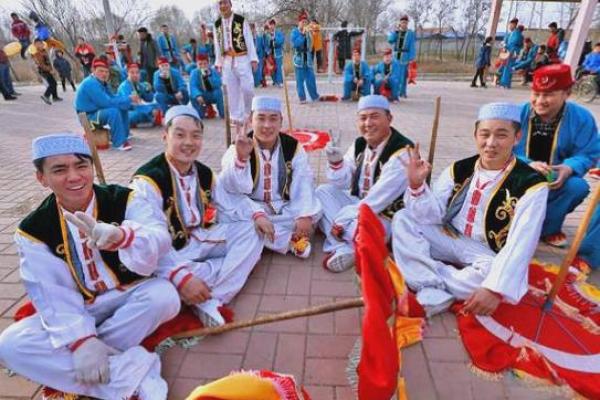 回族有哪些传统节日和风俗习惯