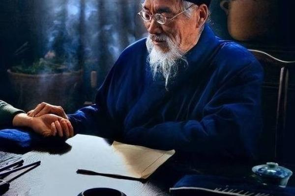 算命先生如何轻松判断你家有几口人？揭秘其背后的心理学技巧