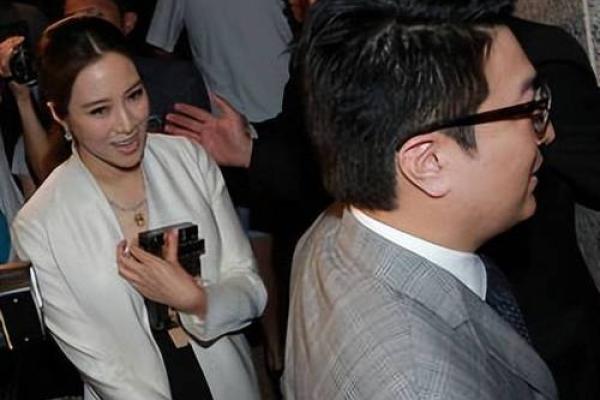 为了女儿进豪门她拼了！改八字、迁祖坟，徐子淇的豪门生活怎样？