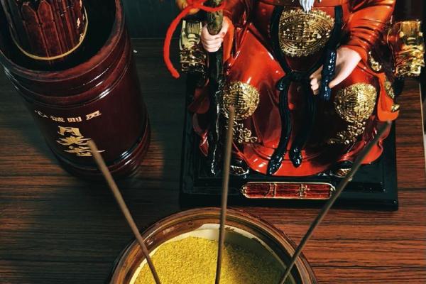 月老灵签92签中姻缘 月老灵签92签的白话意? 月老灵签92签中姻缘 月老灵签92签的白话意?