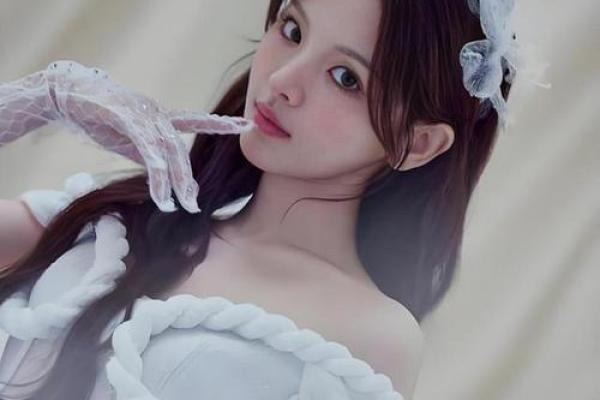 解析杨超越八字注定会红  杨超越面相分析